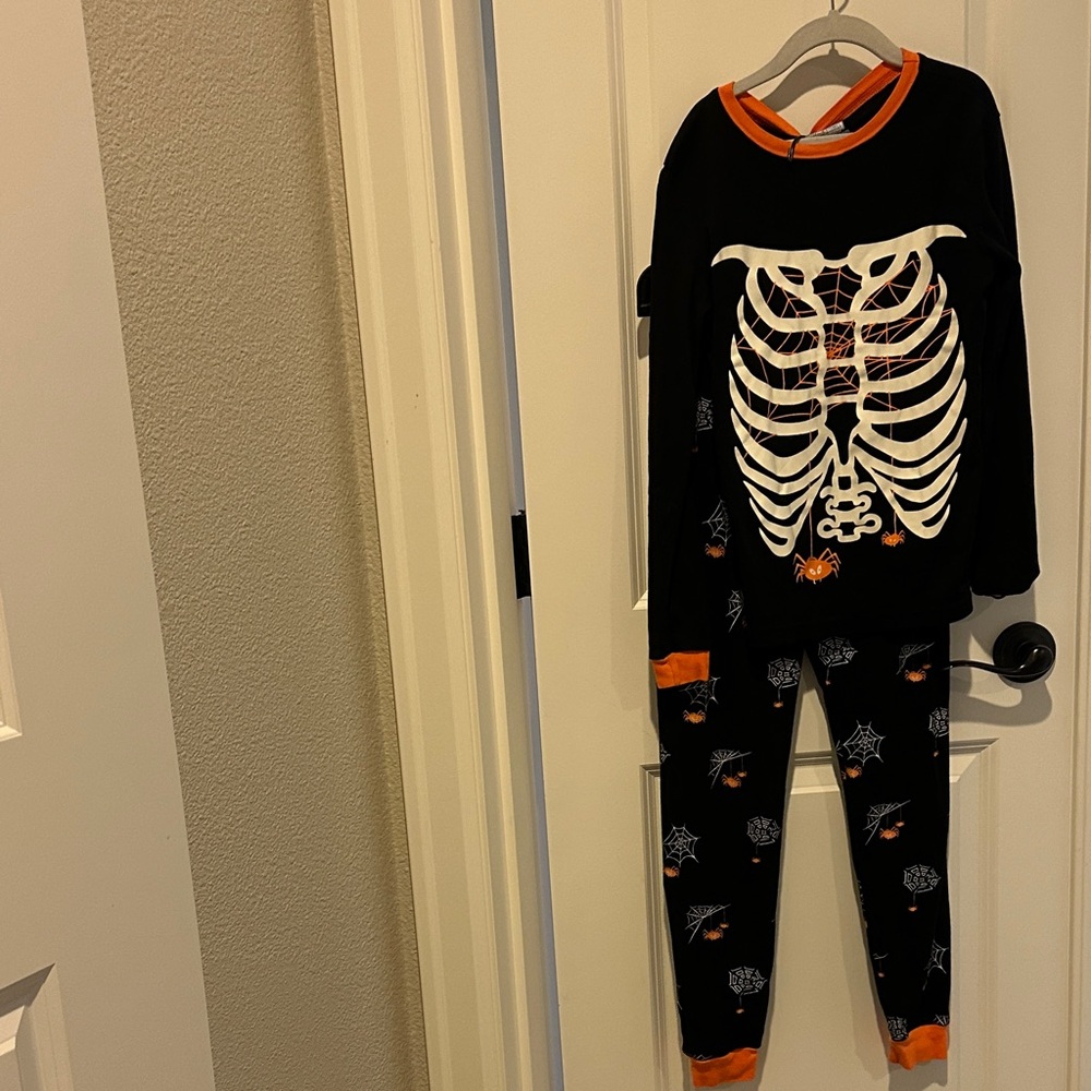 Family Pajamas Skeleton Print Kids Pajama Set - Black and Orange
